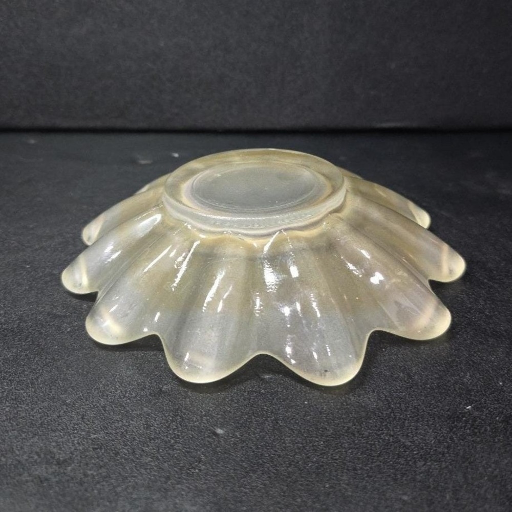 Frosted Clear Petal‎ Design Trinket Dish, Vintage Floral Plate, Made In USA Tray - Picture 10 of 11